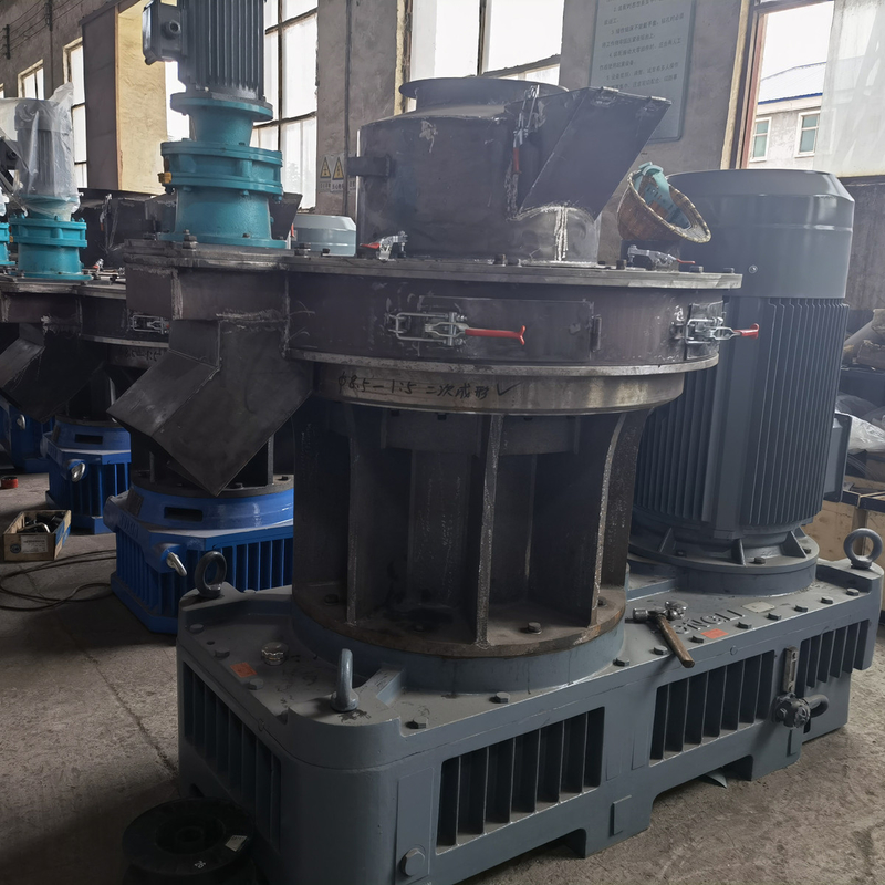 4-12 mm Machine de broyeur de granulés de bois avec une capacité de 0,8-4 t/h et une tension de 380 V