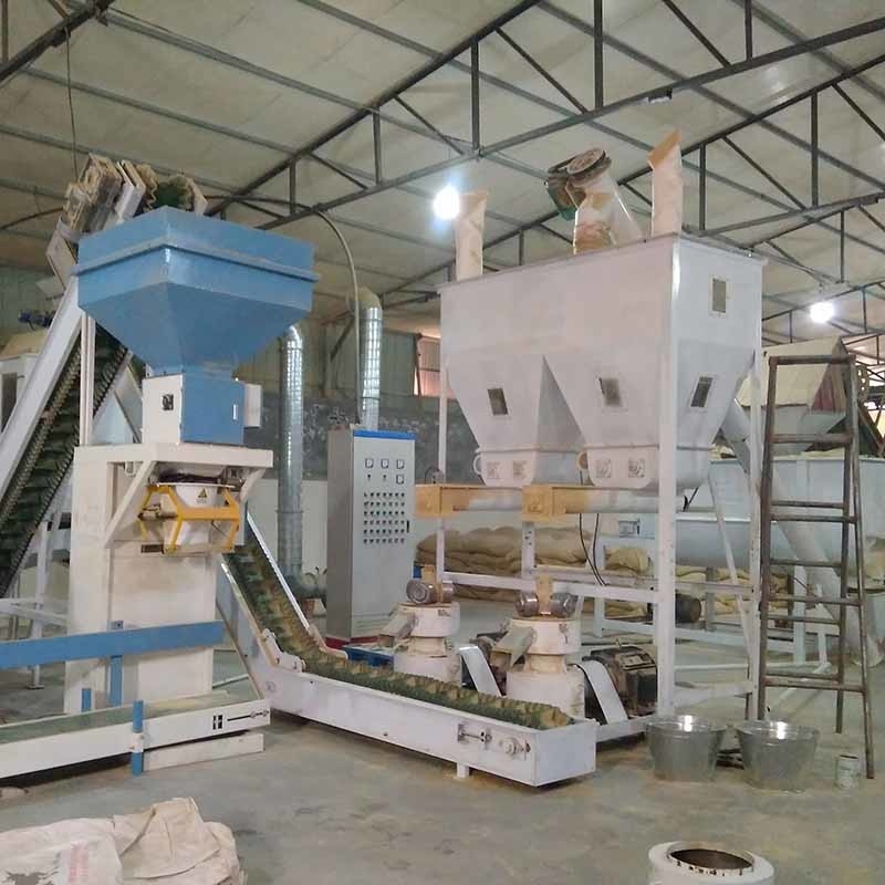Chaîne de production de granule de 2 Ton Per Hour Animal Feed alimentation des animaux de moulin de granule de poulet