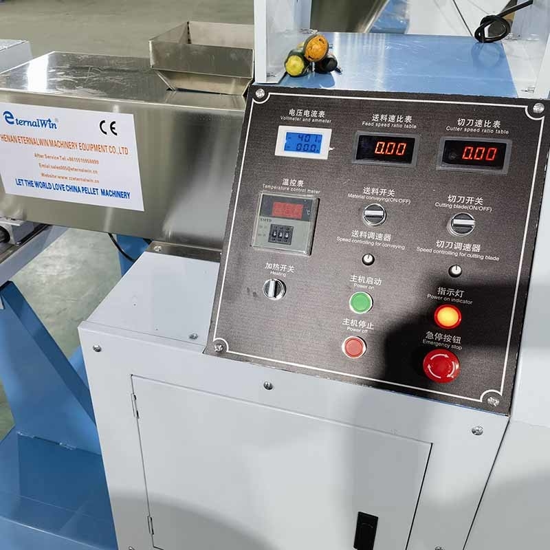 La chaîne de production de flottement aquatique d'alimentation de poissons petit poisson de Tilapia alimentent la machine de production