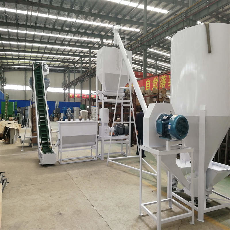 Ligne de production de granulés d'aliments pour animaux 500-1000 kg/h 62KW 17*5*5,5m