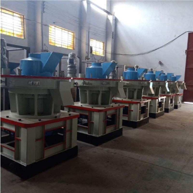 Valeur de chauffage Machine de pressage de biomasse produisant 4800 Kcal/kg de briquettes hexagonales à une capacité de 500 kg/h
