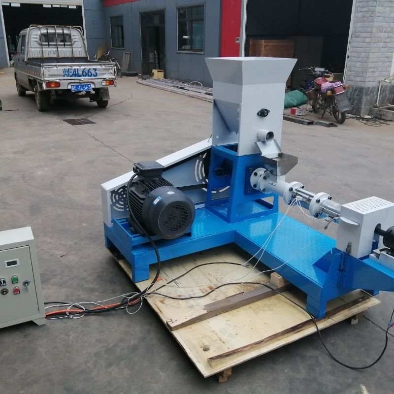 Extrudeuse à vis unique pour aliments pour chiens de type flottant à base de poisson DGP Granulateur à vis unique Grains de grains de maïs de maïs Extrudeuse de soja