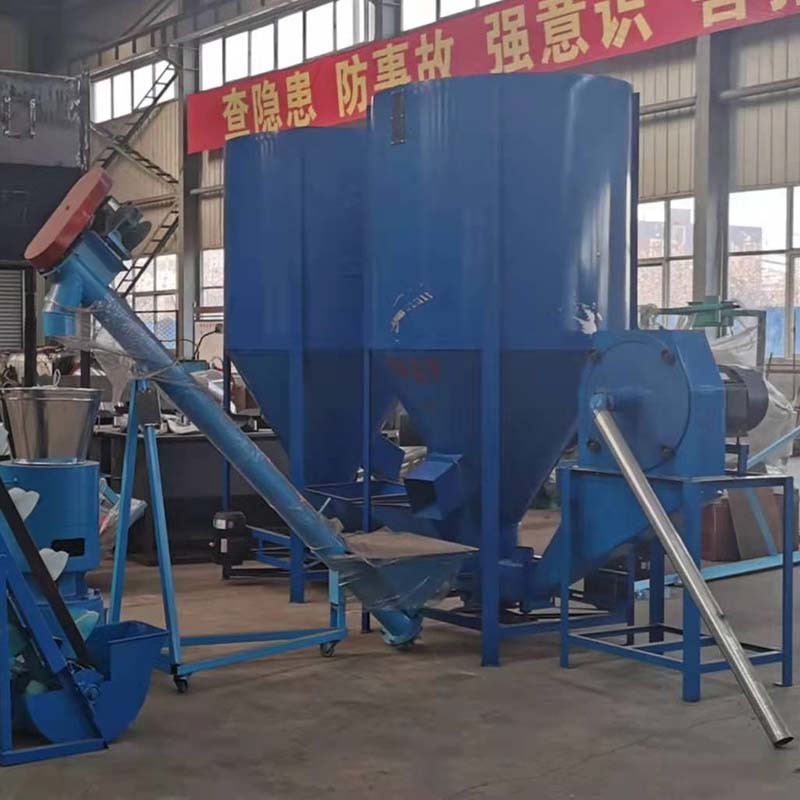 L'usine de pellet de poulet est une usine de production de pellet pour animaux de compagnie