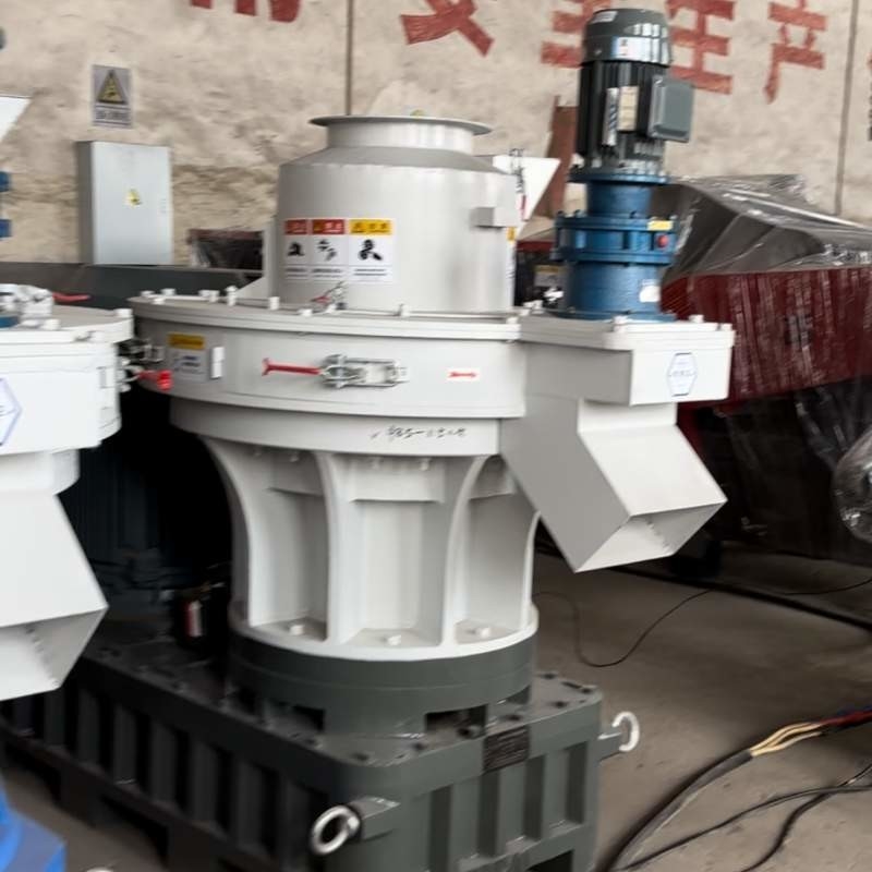 Valeur de chauffage Machine de pressage de biomasse produisant 4800 Kcal/kg de briquettes hexagonales à une capacité de 500 kg/h
