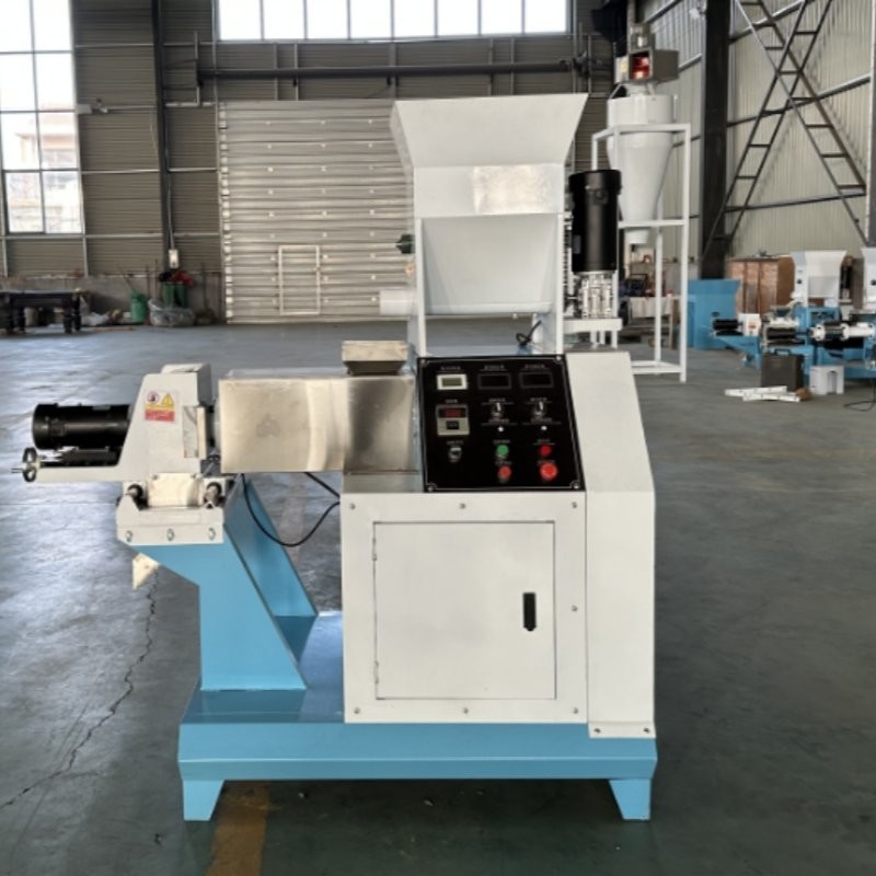 Extrudeuse d'aliments pour poissons Formes de fleurs Élevage des poissons Valeur nutritionnelle des poissons Puissance Kw Chiens et chats Produits finis