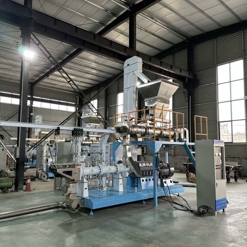 Extrudeuse à double vis pour l'alimentation des poissons
