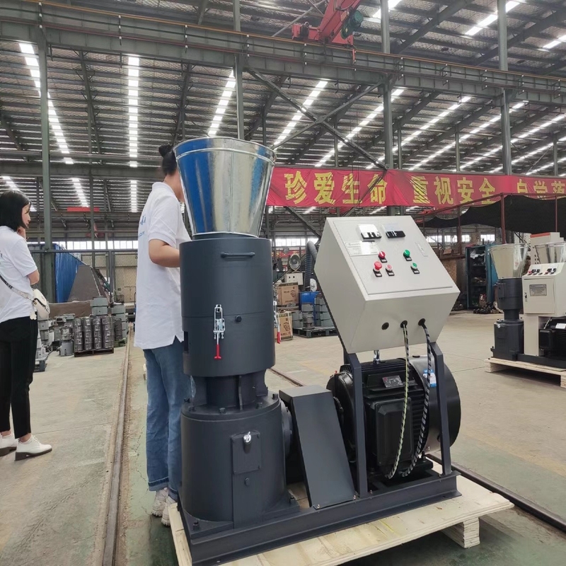 Facile d'exploitation machine à granulés d'aliments pour animaux 800-1200 kg/h Machine de fabrication d'aliments pour animaux de haute productivité
