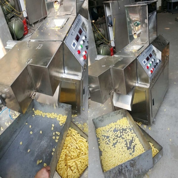 Machine à extruder les aliments à vis à tension 220V/380V pour usine de fabrication de soufflage de tiges de maïs