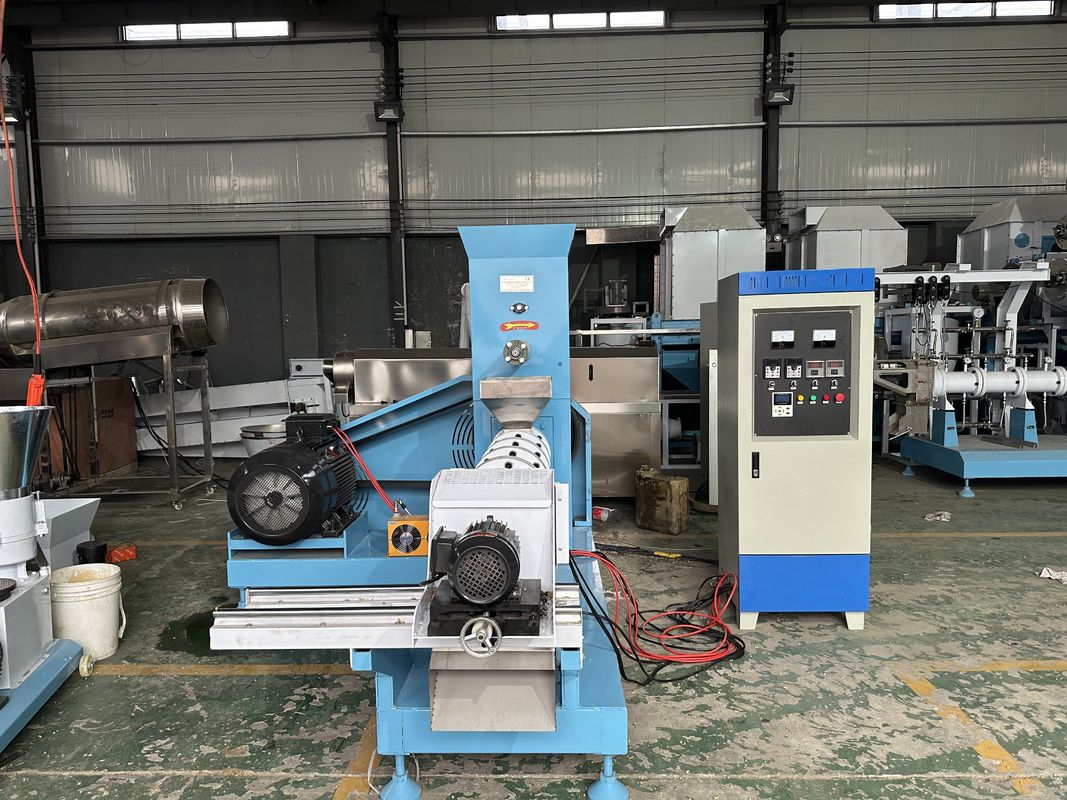 Ligne de production de granulés d'aliments pour animaux d'une capacité de 0,5 à 1 tonne/heure avec matières premières à base de farine d'herbe et guide d'installation par un ingénieur