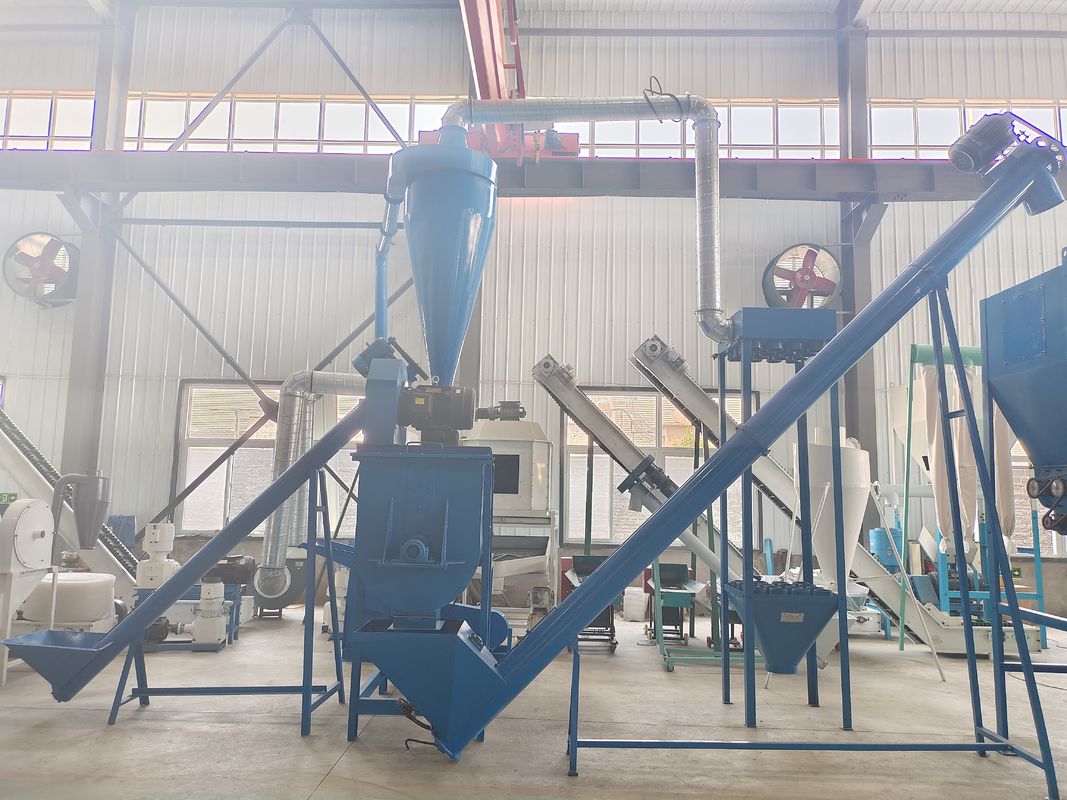 Ligne de granulation d'aliments pour animaux personnalisable avec guide d'installation par ingénieur et alimentation 380V/50Hz/3 phases