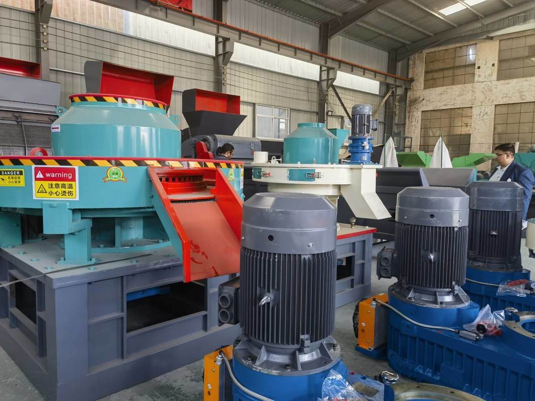 Machine innovante de briquetage de biomasse à mode annulaire pour le traitement des déchets agricoles et forestiers